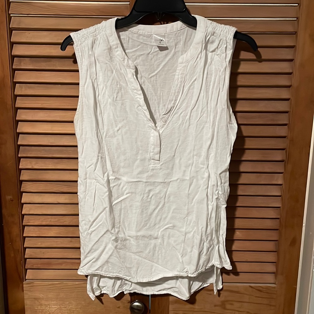 east 5th white sleeveless top, size S